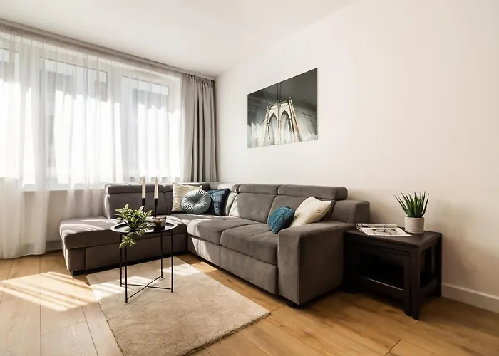 Near Sky Tower Free Parking For 2 Cars *