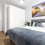 Near Sky Tower Free Parking For 2 Cars Appartement
