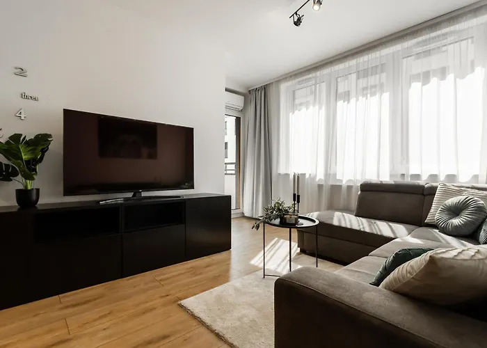 Near Sky Tower Free Parking For 2 Cars Vratislav